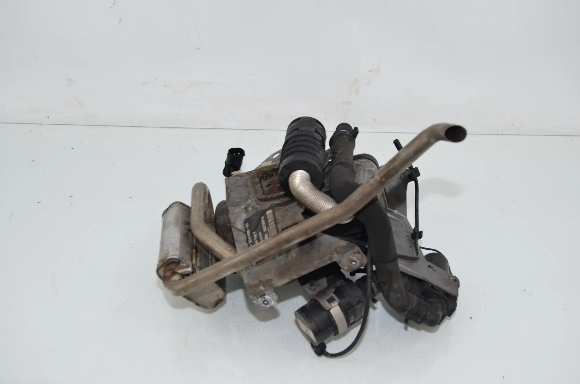 Webasto Auxiliary Heater – OEM 9241698 · BMW 7 (F01, F02) 750 i 2010