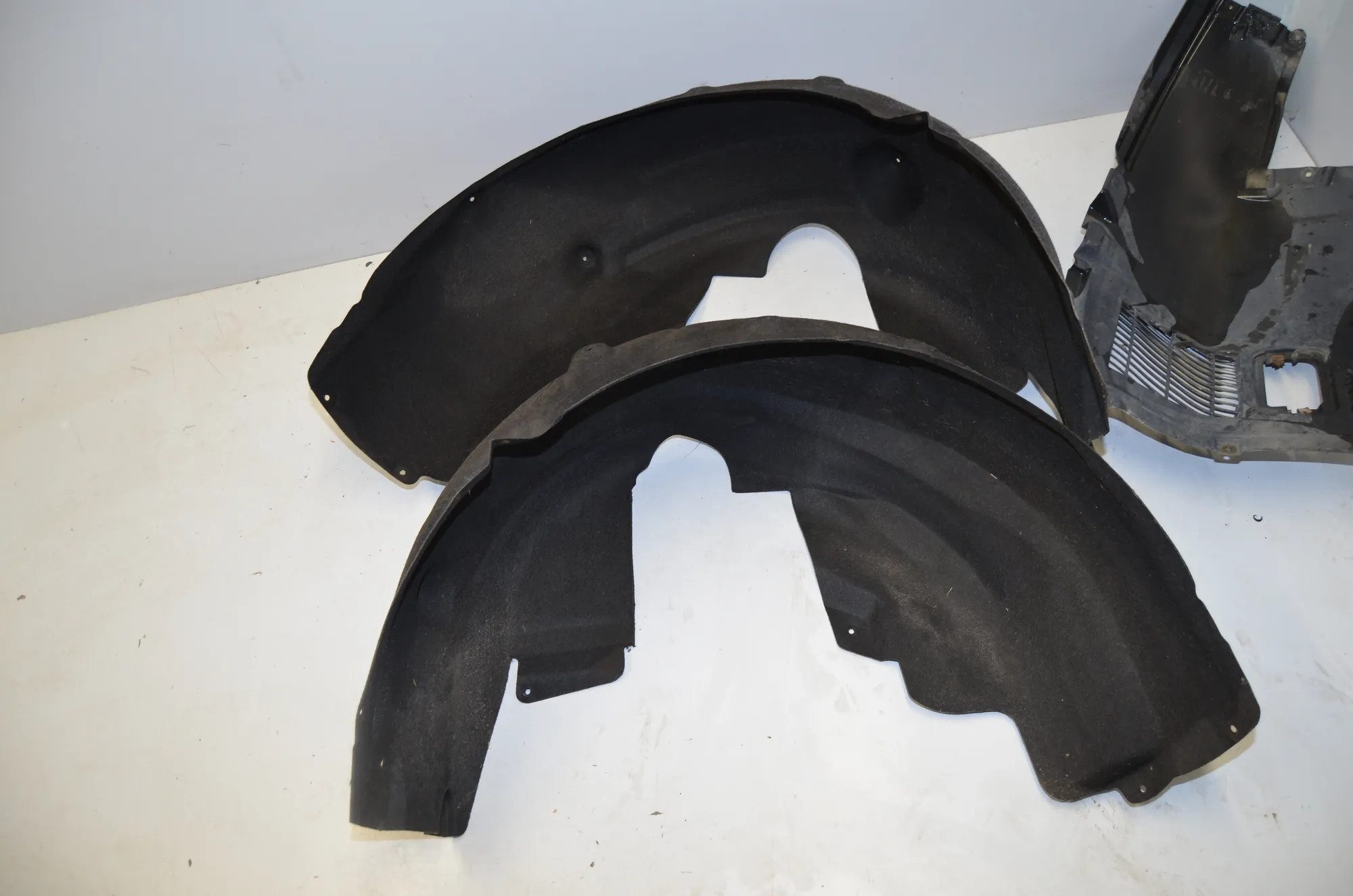Rear Left Arch Liner – OEM 7185163 · BMW 7 (F01, F02) 750 i 2010 – 3