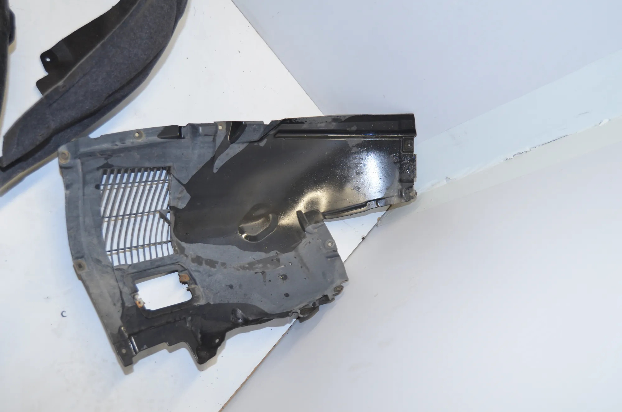 Rear Left Arch Liner – OEM 7185163 · BMW 7 (F01, F02) 750 i 2010 – 4