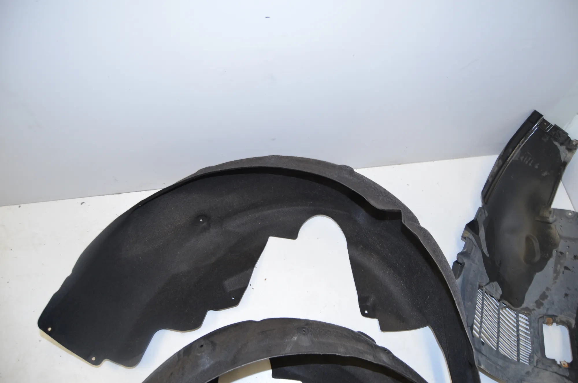 Rear Left Arch Liner – OEM 7185163 · BMW 7 (F01, F02) 750 i 2010 – 2