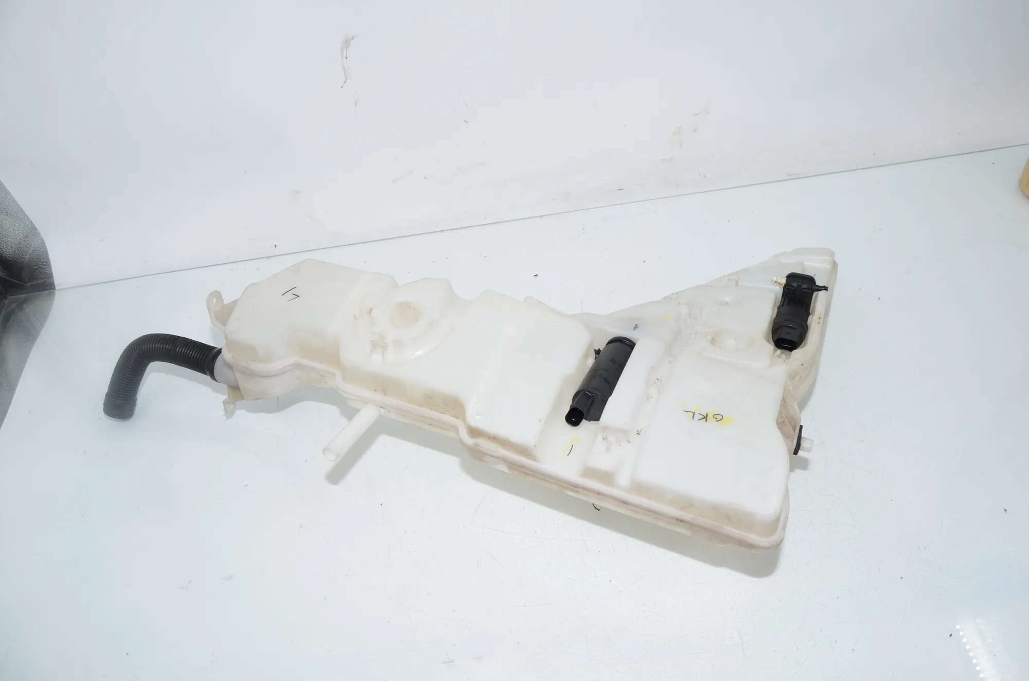Window Washer Tank – OEM 7304068 · BMW X5 (F15, F85) M 50 d 2014 – 2