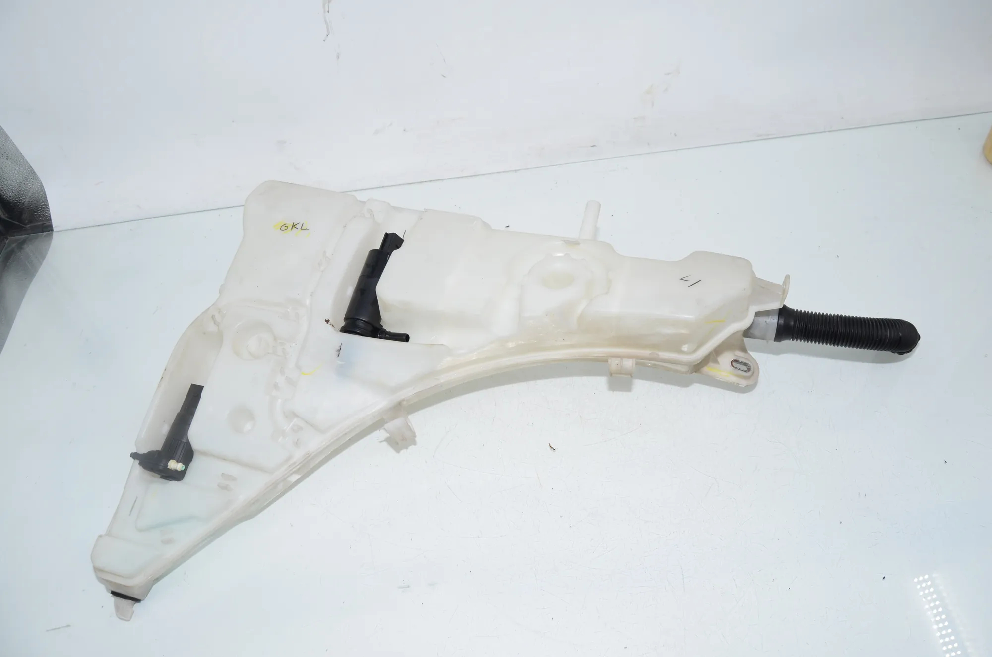 Window Washer Tank – OEM 7304068 · BMW X5 (F15, F85) M 50 d 2014