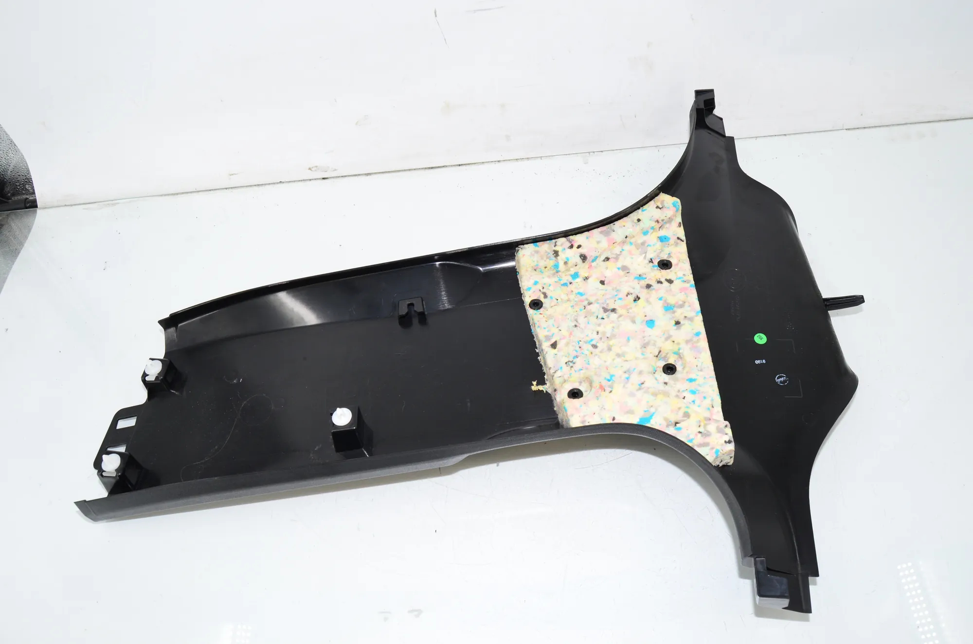 Right Side B Pillar Trim – OEM 7384530 · BMW 5 Touring (G31) (2017 - -) 520 d 2019 – 3
