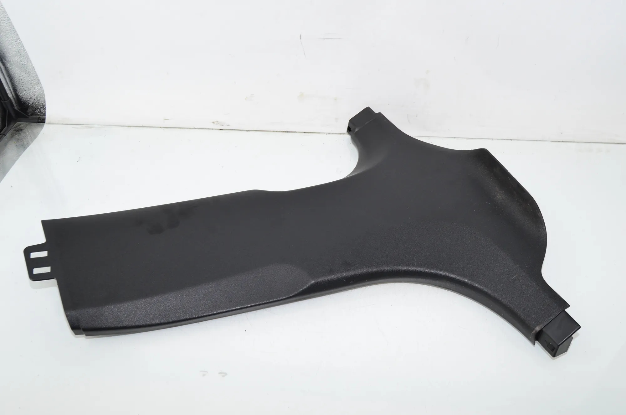 Right Side B Pillar Trim – OEM 7384530 · BMW 5 Touring (G31) (2017 - -) 520 d 2019 – 2