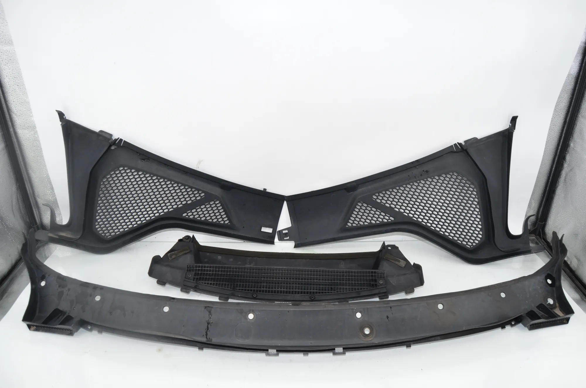 Front Wiper Cowl Trim – OEM 7292396 · BMW X5 (F15, F85) M 50 d 2014 – 5
