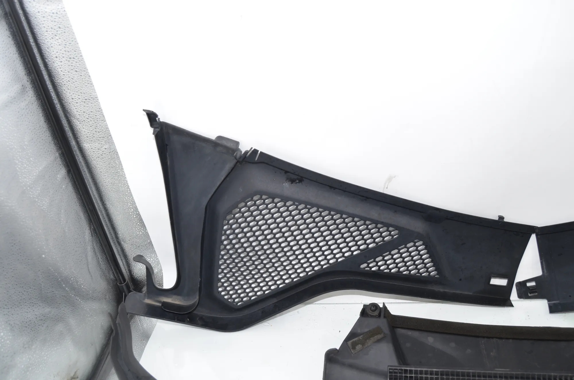 Front Wiper Cowl Trim – OEM 7292396 · BMW X5 (F15, F85) M 50 d 2014 – 2
