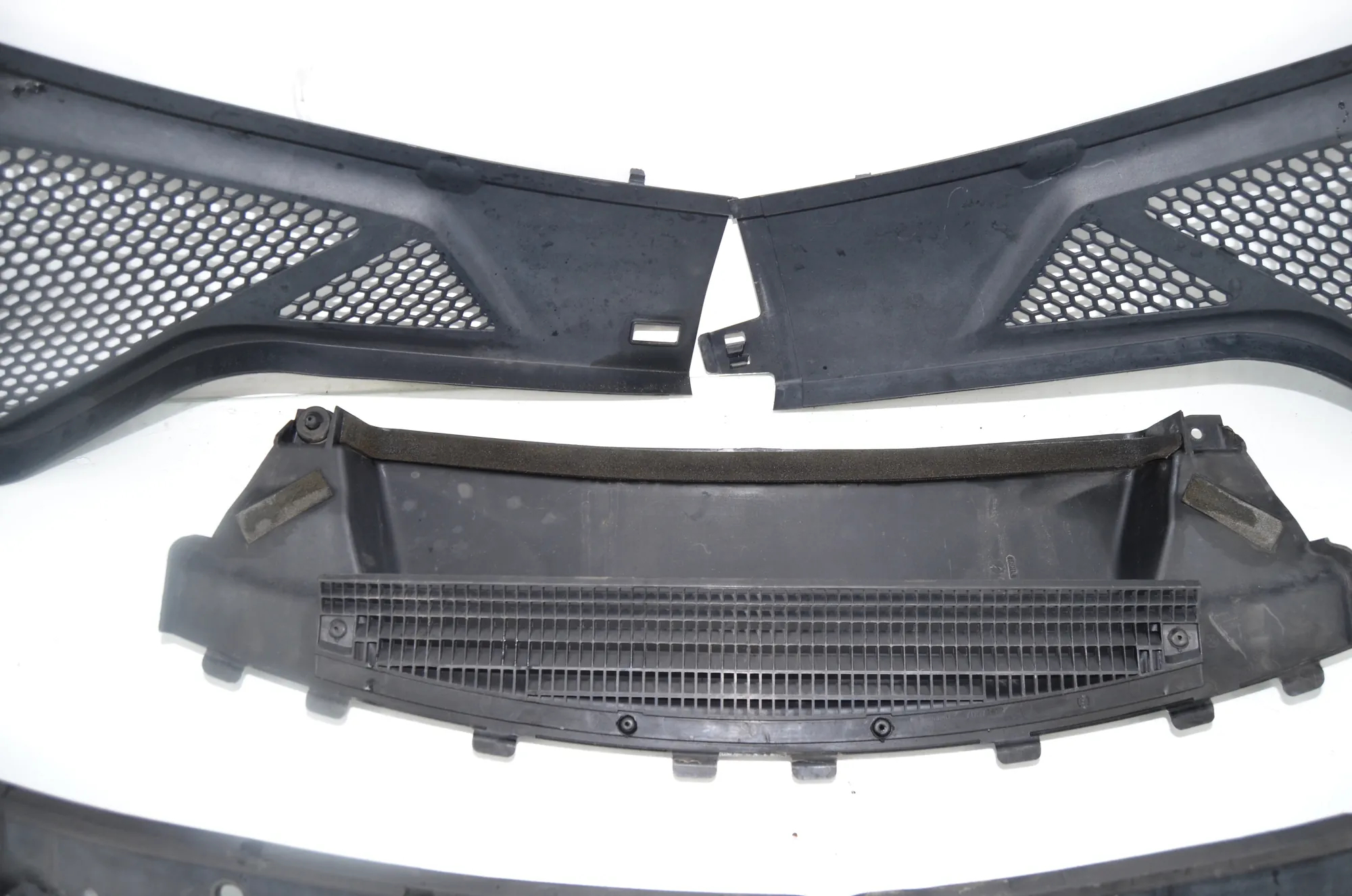 Front Wiper Cowl Trim – OEM 7292396 · BMW X5 (F15, F85) M 50 d 2014 – 4