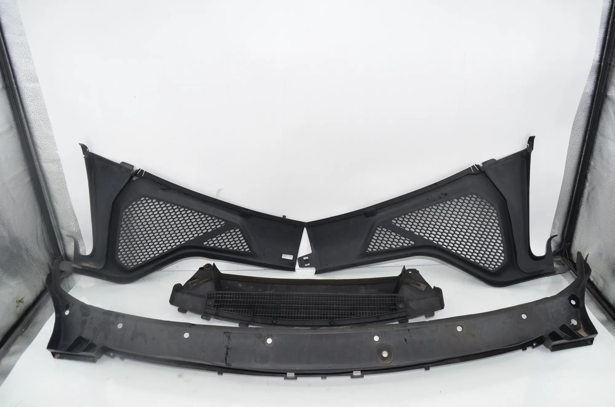 Front Wiper Cowl Trim – OEM 7292396 · BMW X5 (F15, F85) M 50 d 2014