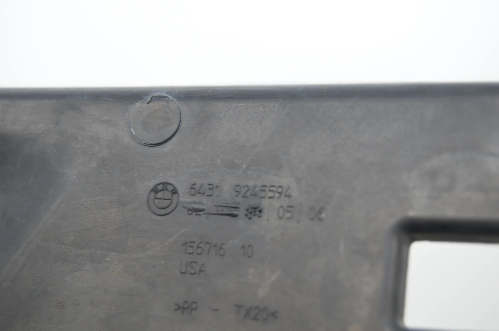 Front Wiper Cowl Trim – OEM 7292396 · BMW X5 (F15, F85) M 50 d 2014 – 8