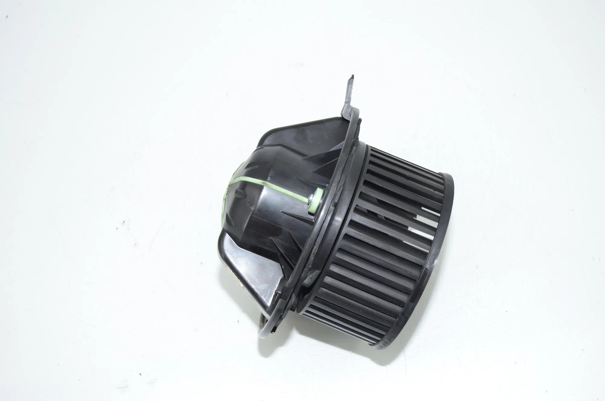Heater Blower Fan – OEM 9244083 · BMW X3 (F25) xDrive 30 d 2014 – 2