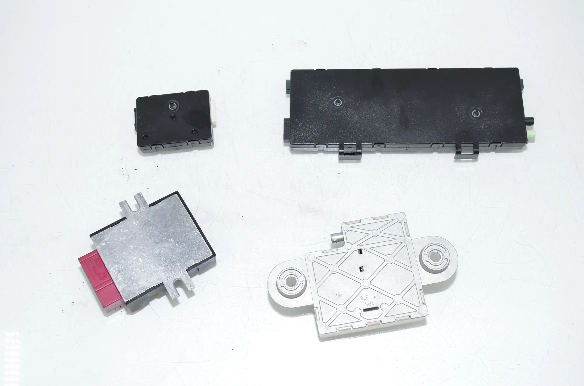 Antenna Amplifier – OEM 6935024 · BMW X3 (F25) xDrive 30 d 2014 – 6