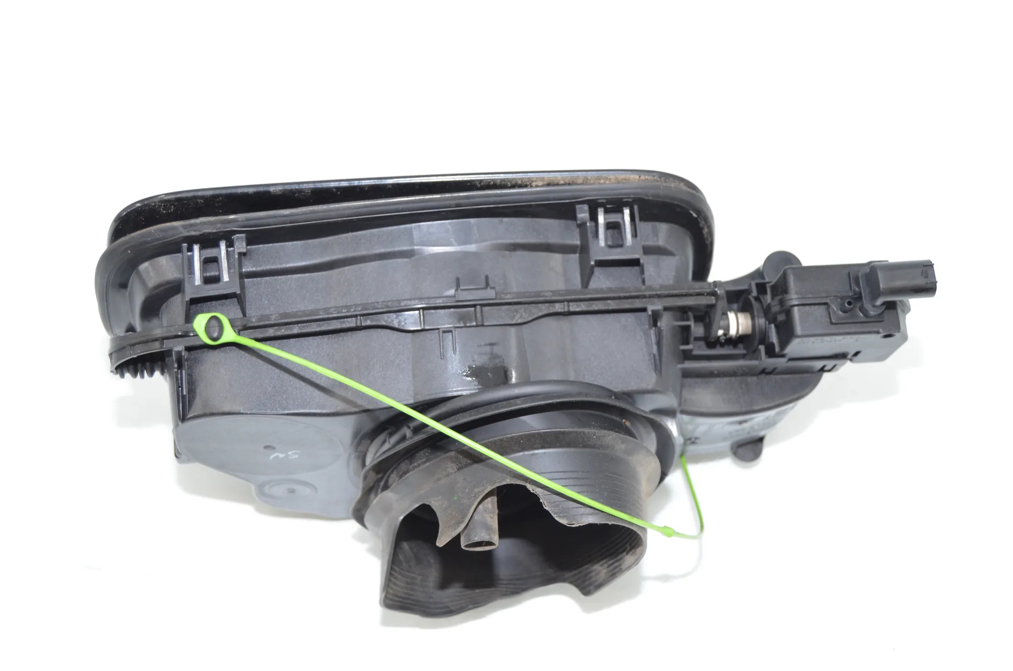 Fuel Tank Flap Cap – OEM 7213035 · BMW X3 (F25) xDrive 30 d 2014 – 2
