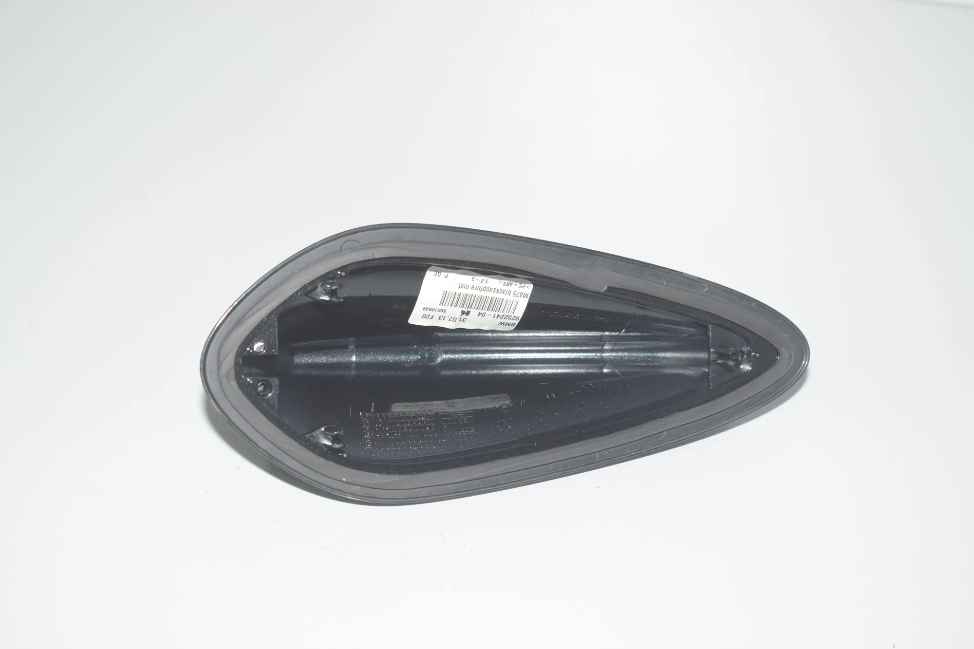 Antenna Trim – OEM 9252241 · BMW 3 Touring (F31) 330 d 2013 – 4