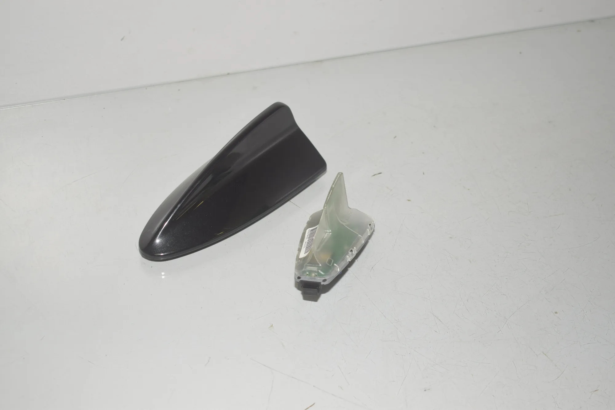 Antenna Trim – OEM 6982665 · BMW 5 Touring (F11) 530 d xDrive 2013