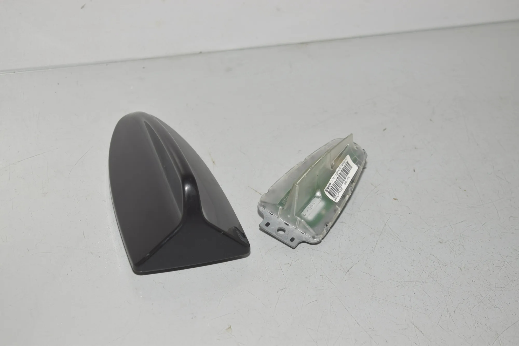 Antenna Trim – OEM 6982665 · BMW 5 Touring (F11) 530 d xDrive 2013 – 3