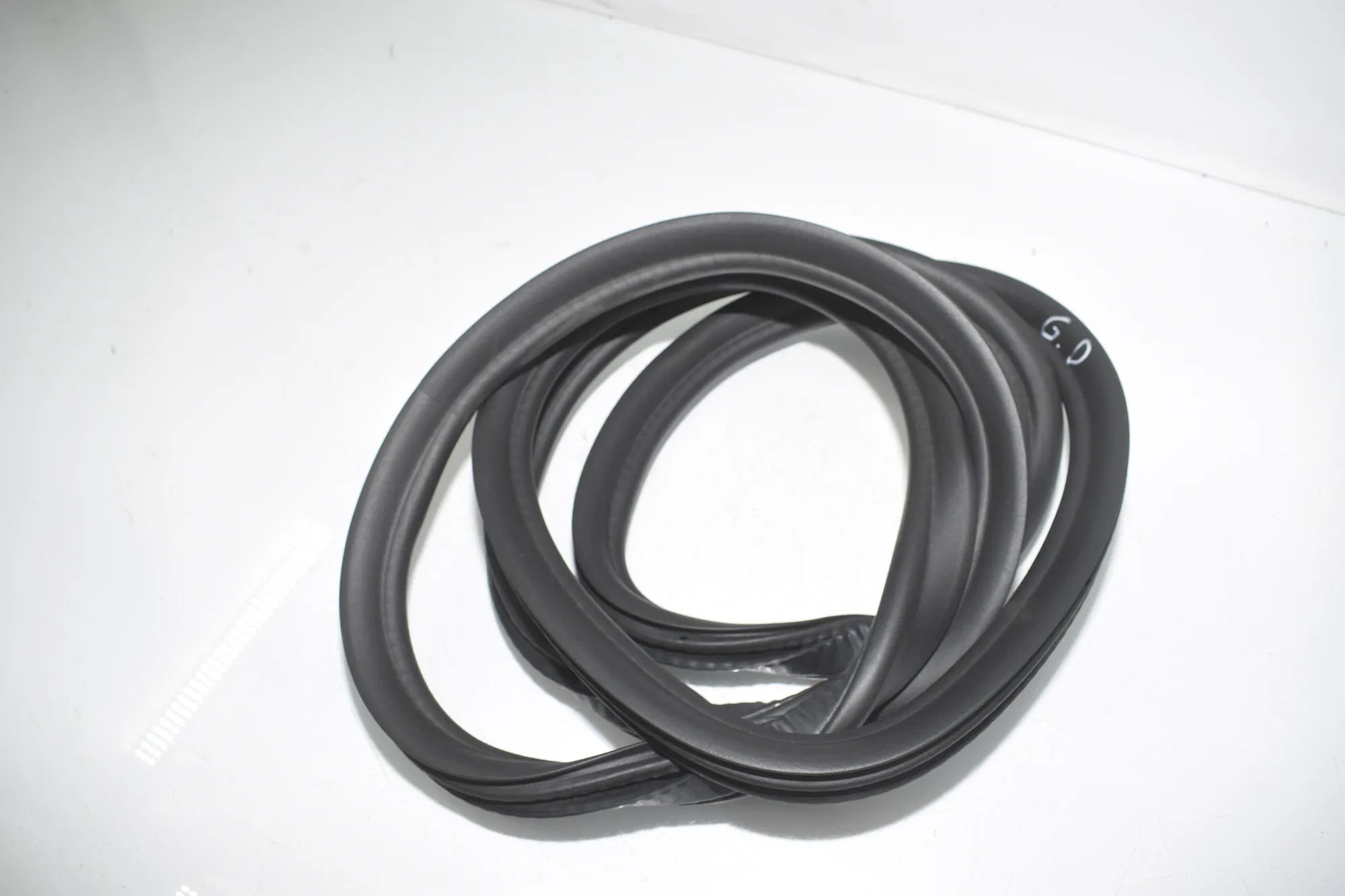 Rear Right Door Seal Rubber – OEM 7468733 · BMW 5 Touring (G31) (2017 - -) 520 d 2019 – 2