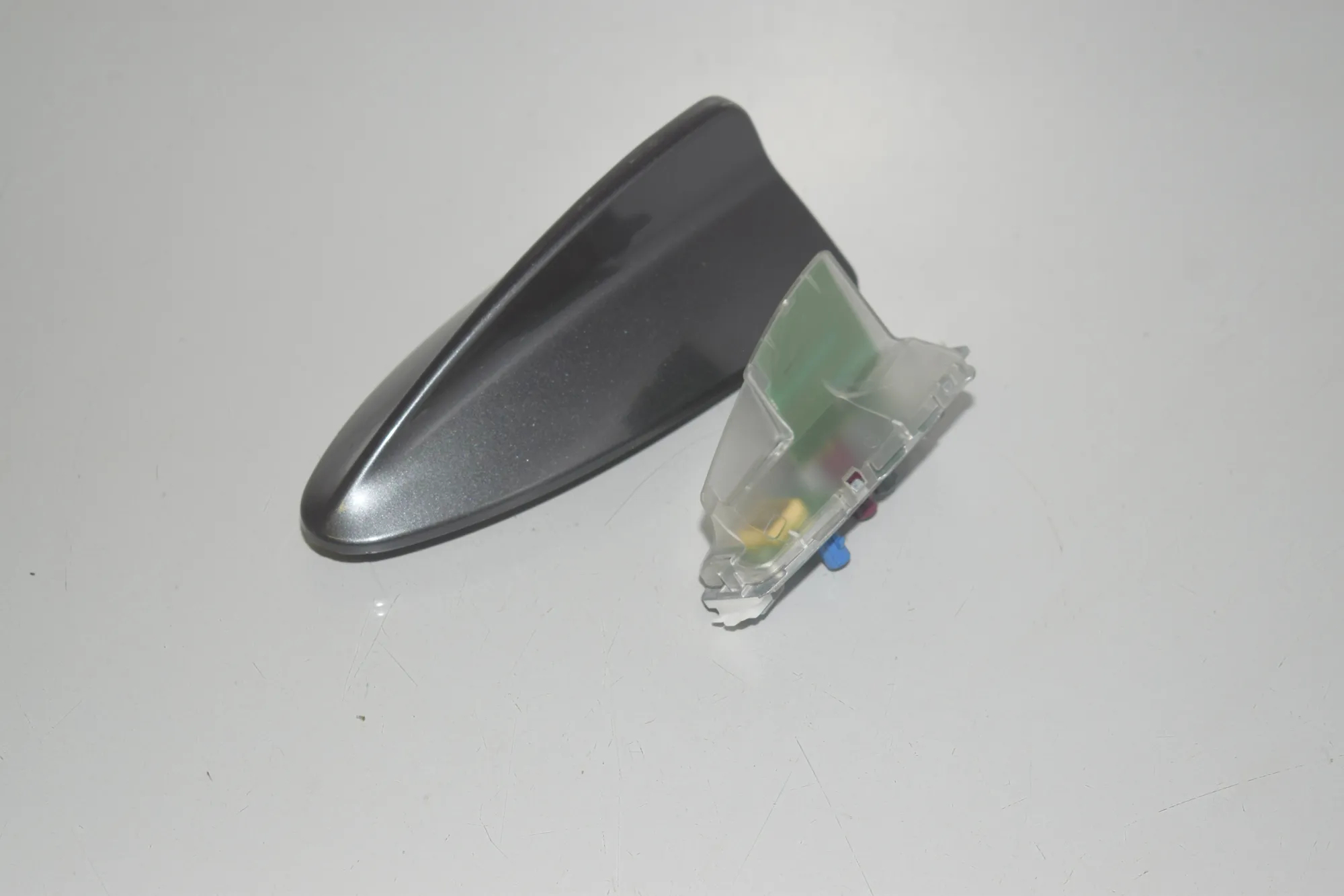 Antenna Trim – OEM 9226896 · BMW 5 Touring (F11) 530 d xDrive 2015