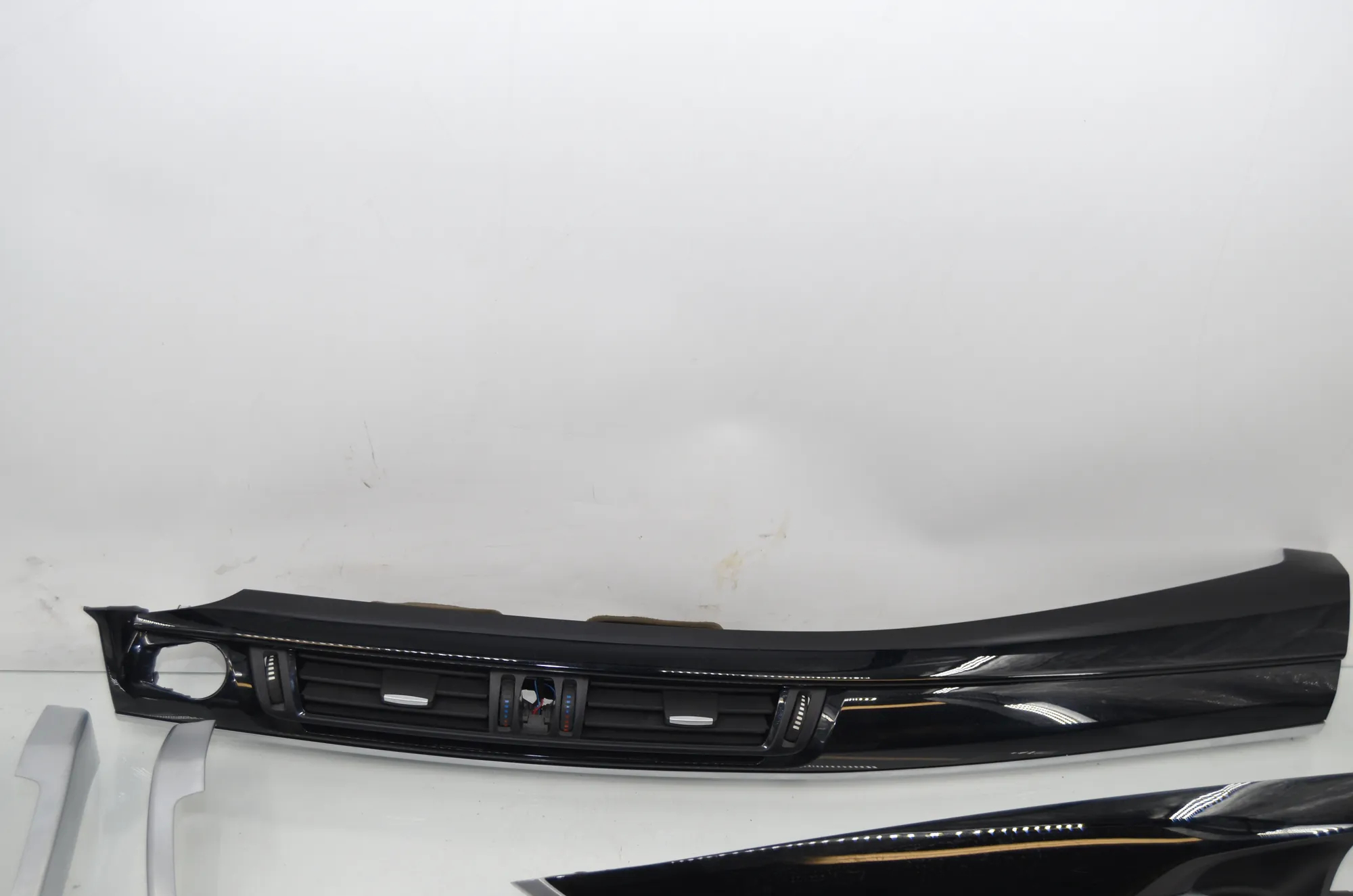 Interior Trim Strips Kit – OEM 8060792 · BMW X5 (F15, F85) M 50 d 2014 – 4