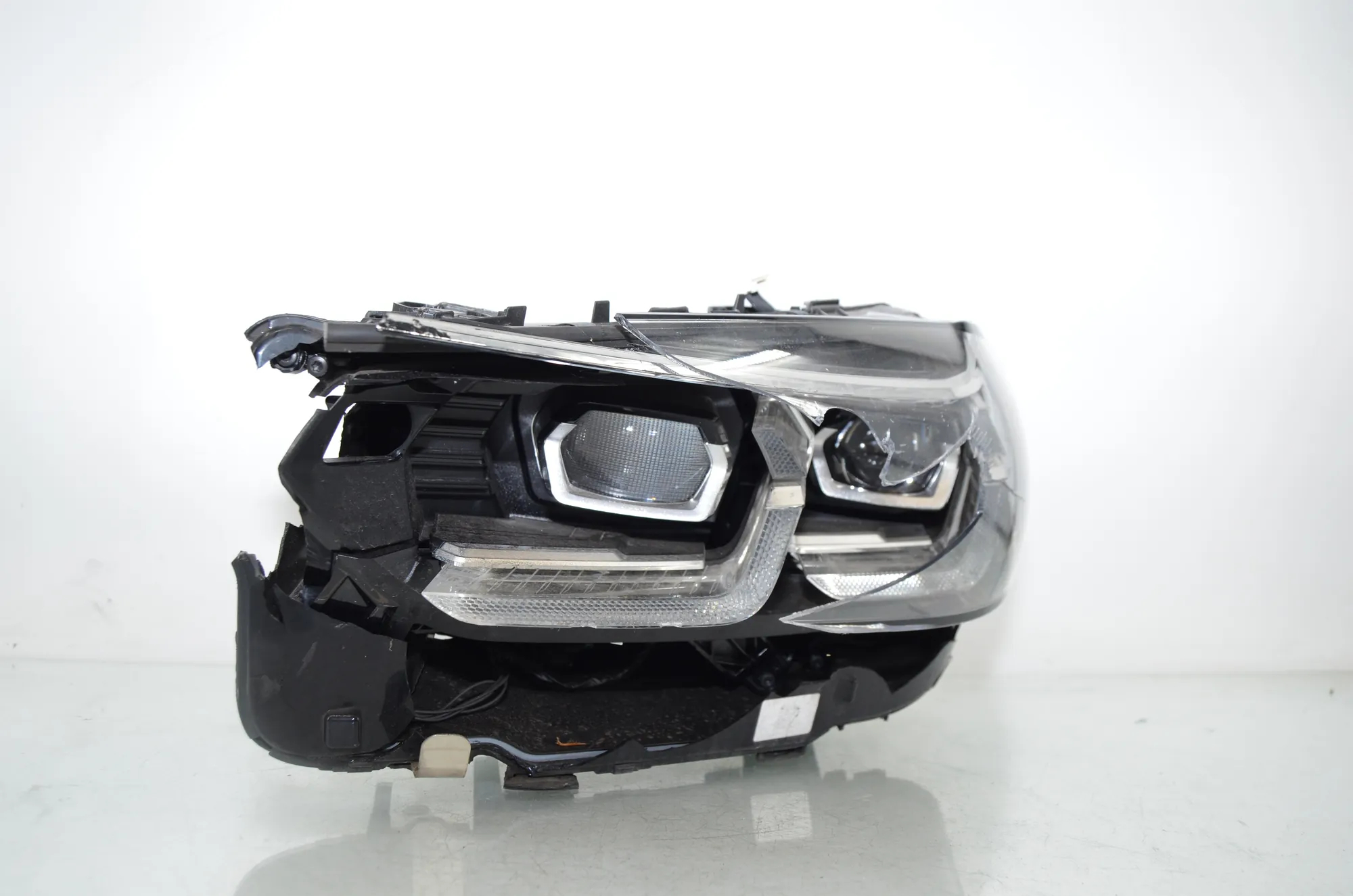 Front Left Headlight – OEM 5A29227 · BMW iX3 (G08) BMW iX3 (G08) Electric (286 HP) 2021 – 6