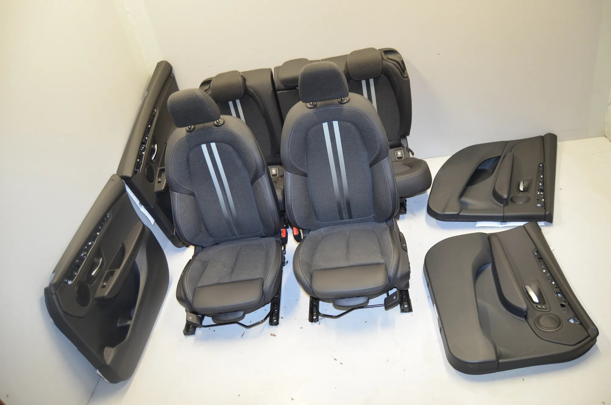 Seat set · BMW 2 Gran Tourer (F46) 216 i 2018