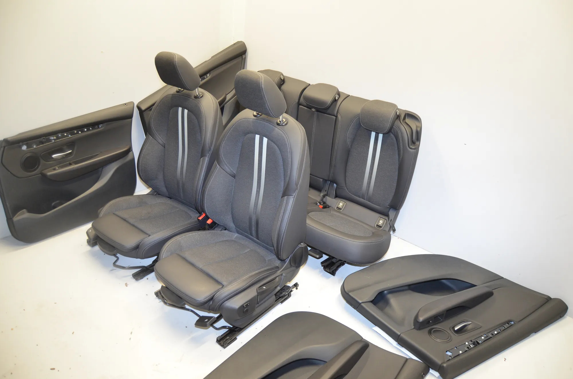 Seat set · BMW 2 Gran Tourer (F46) 216 i 2018 – 2