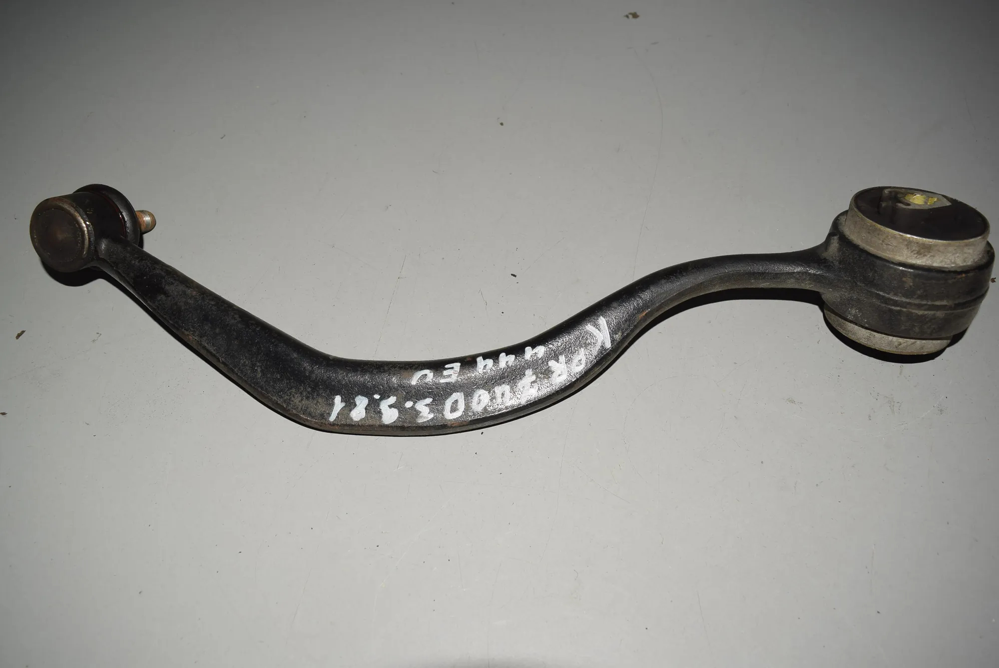 Front Left Curved Control Arm · BMW 7 (E38) BMW 7 (E38) 740 d 1999