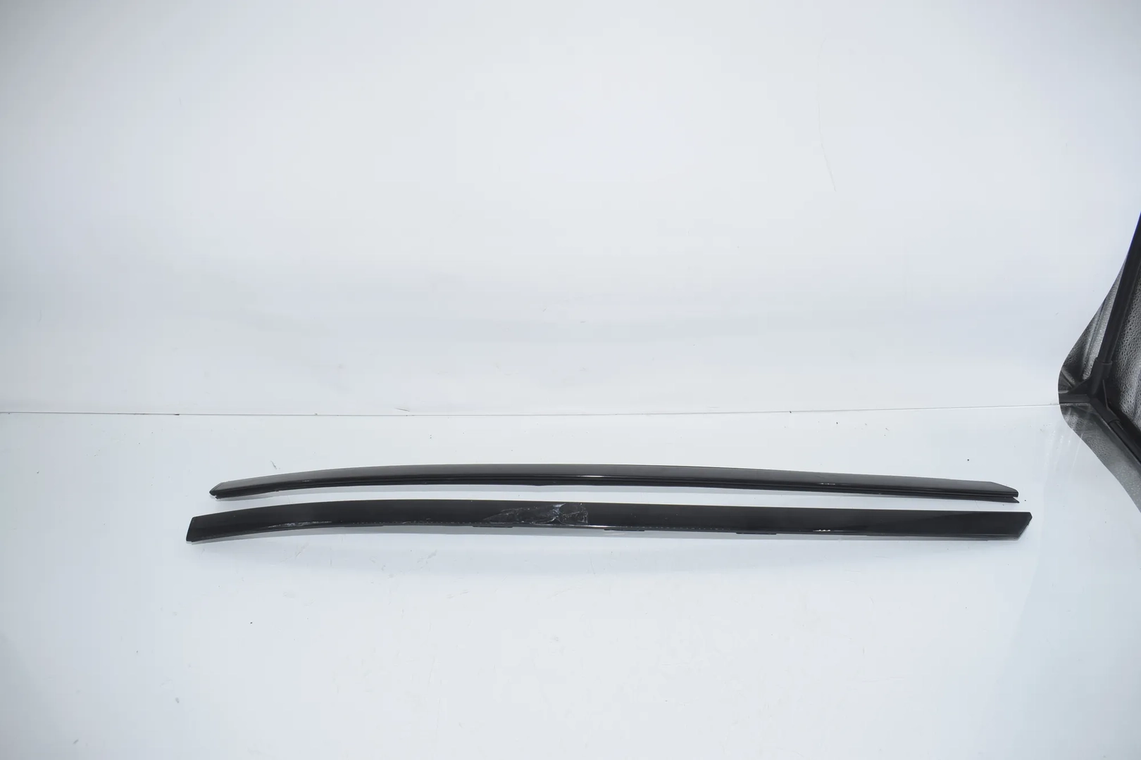 Front Windshield Trim – OEM 7443695 · BMW 5 Touring (G31) (2017 - -) 520 d 2019