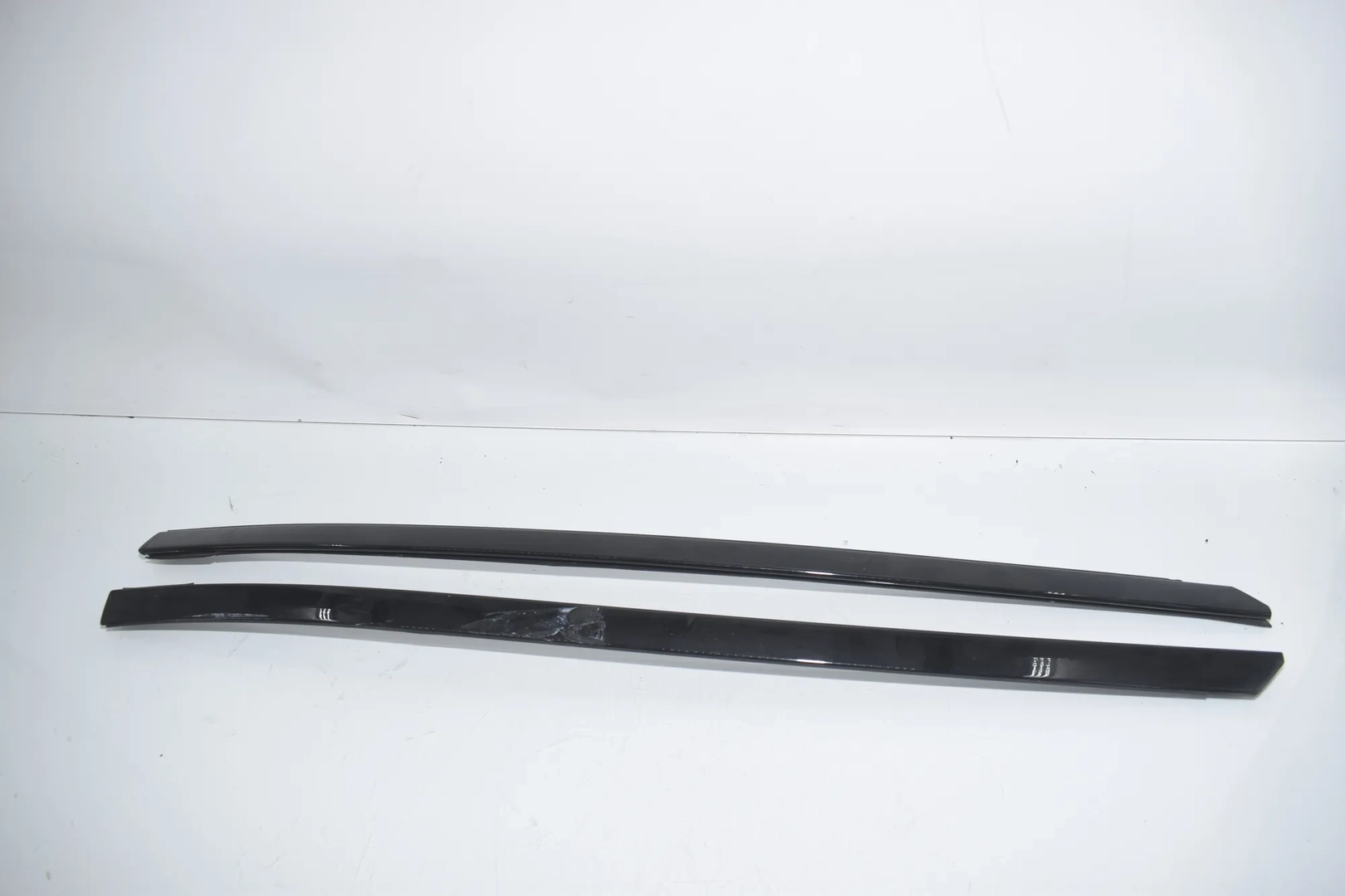 Front Windshield Trim – OEM 7443695 · BMW 5 Touring (G31) (2017 - -) 520 d 2019 – 2