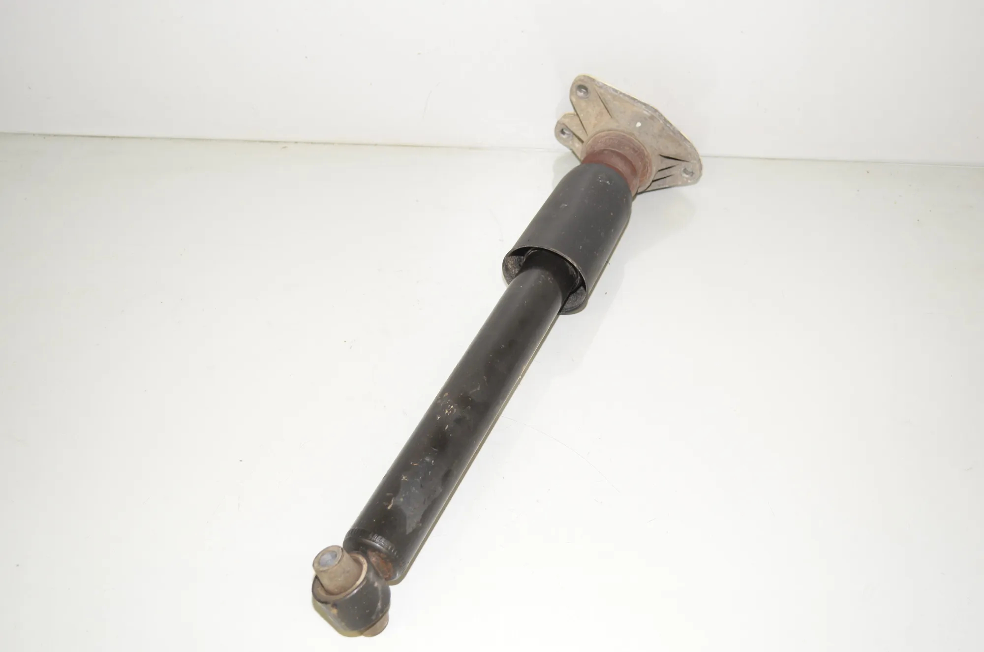 Rear Right Shock Absorber – OEM 6873739 · BMW 2 Cabrio (F23) 218 i 2017 – 3