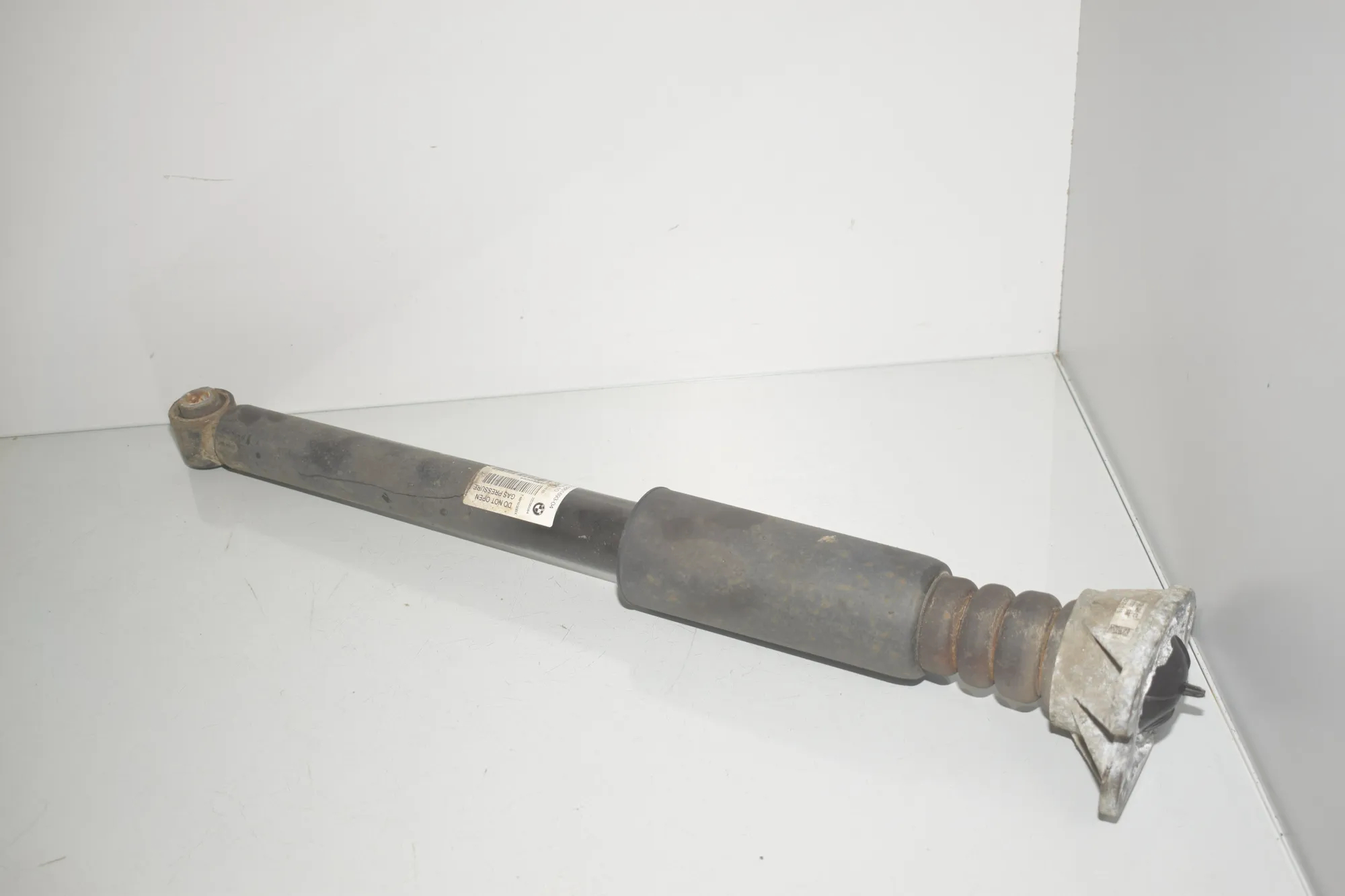 Rear Left Shock Absorber – OEM 6861693 · BMW X1 (F48) xDrive 20 d 2016 – 3