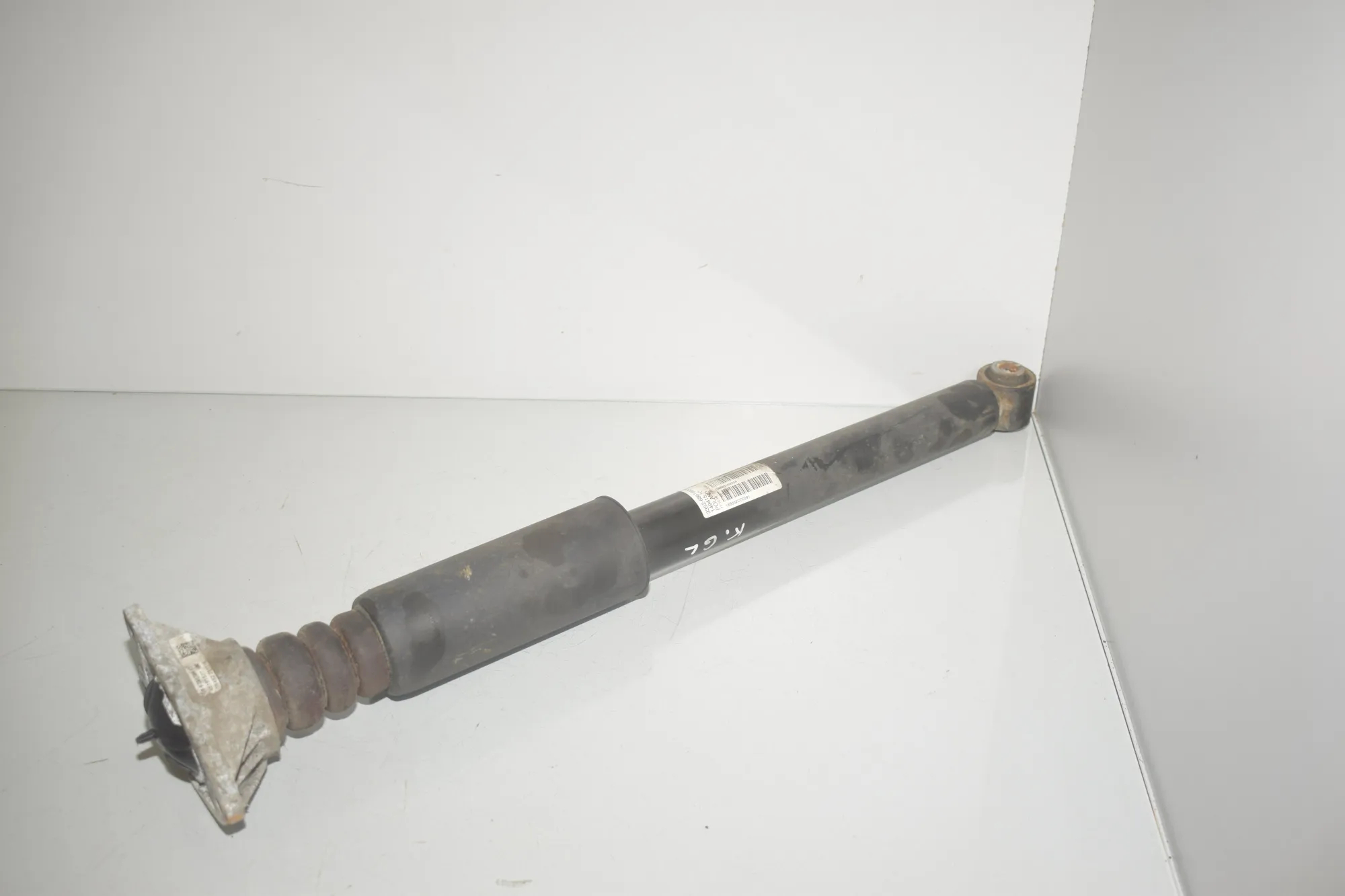 Rear Left Shock Absorber – OEM 6861693 · BMW X1 (F48) xDrive 20 d 2016 – 2