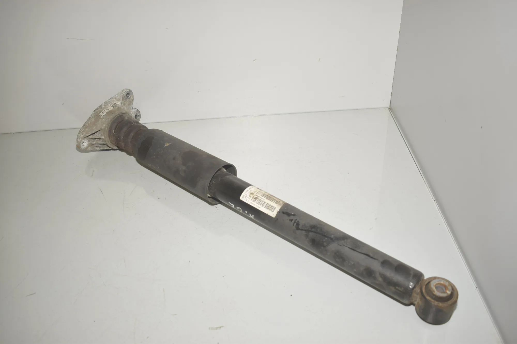 Rear Left Shock Absorber – OEM 6861693 · BMW X1 (F48) xDrive 20 d 2016