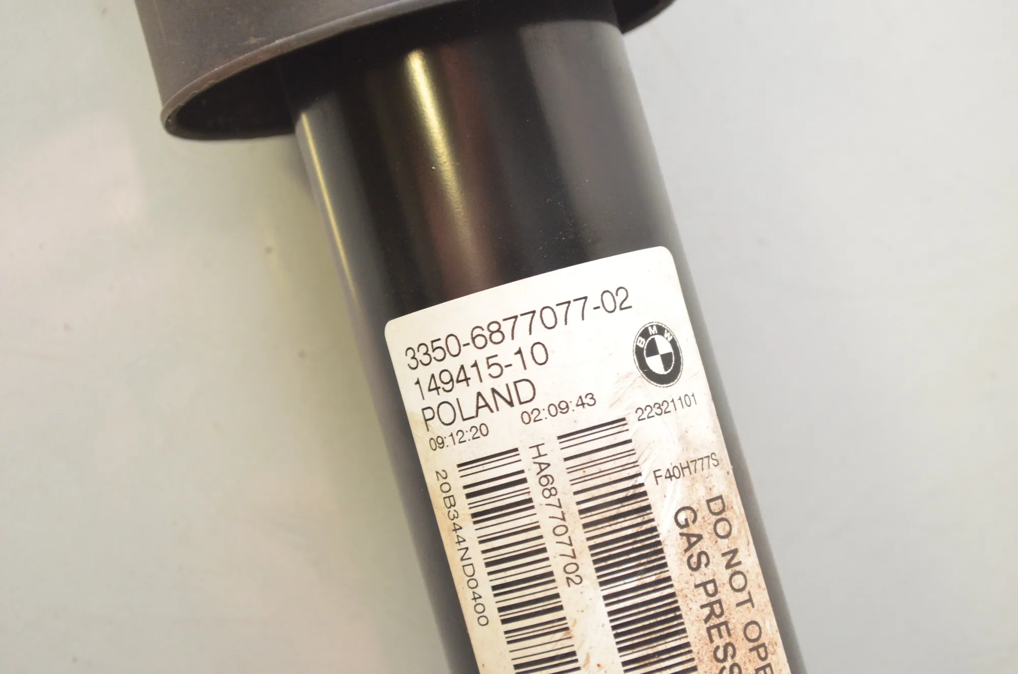 Rear Left Shock Absorber – OEM 6877077 · BMW 1 (F40) (2019 - -) (F40)118d 2021 – 4