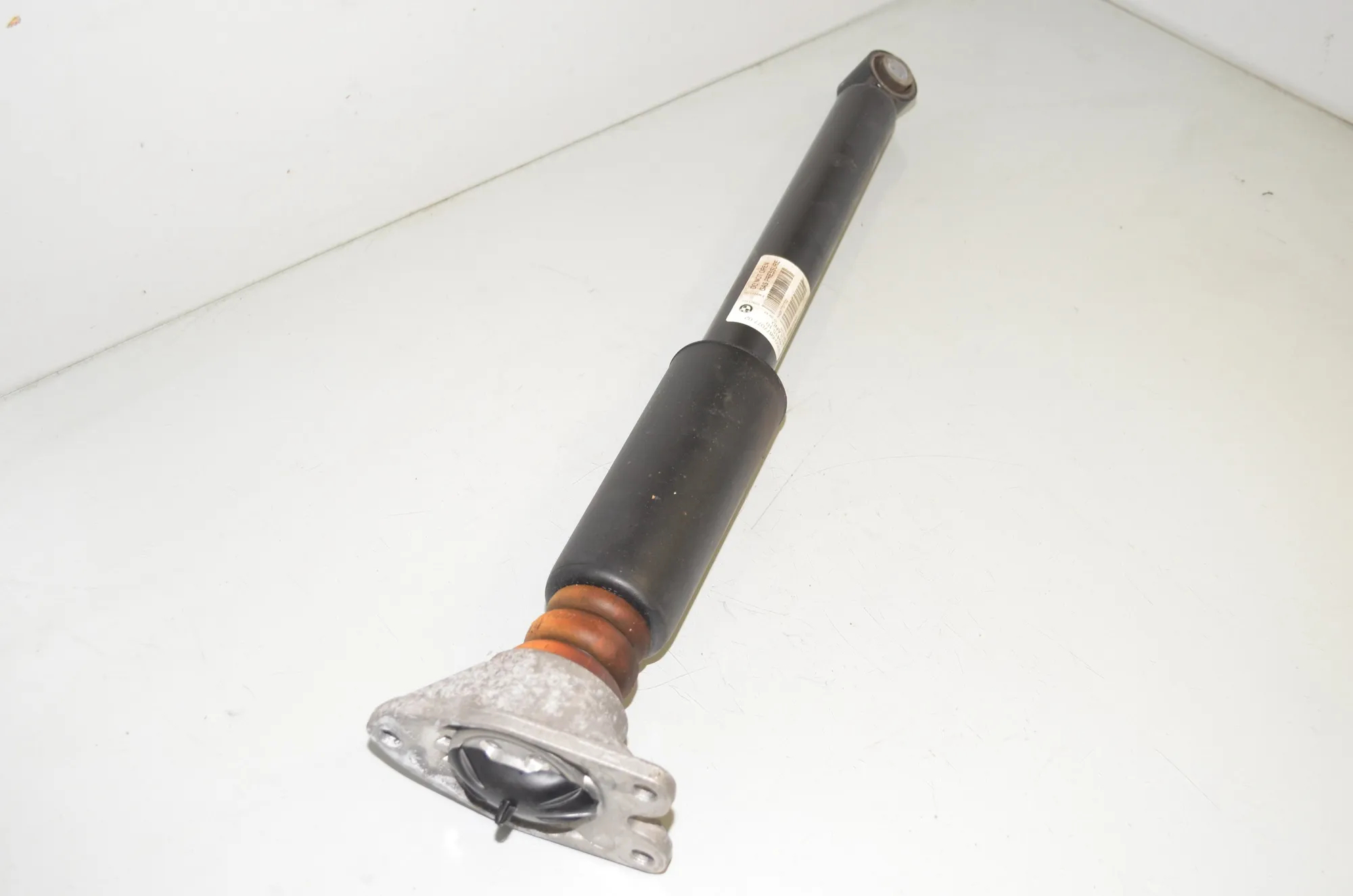 Rear Left Shock Absorber – OEM 6877077 · BMW 1 (F40) (2019 - -) (F40)118d 2021 – 2