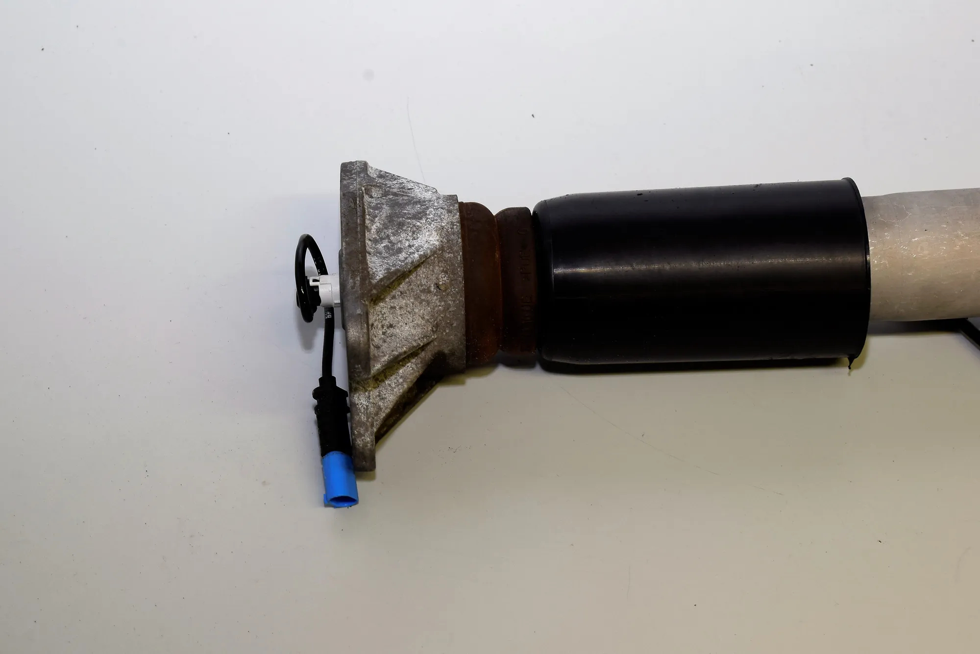 Rear Left Shock Absorber – OEM 8008629 · BMW 4 Coupe (F32, F82) BMW 4 Coupe (F32, F82) M4 Competition 2017 – 4