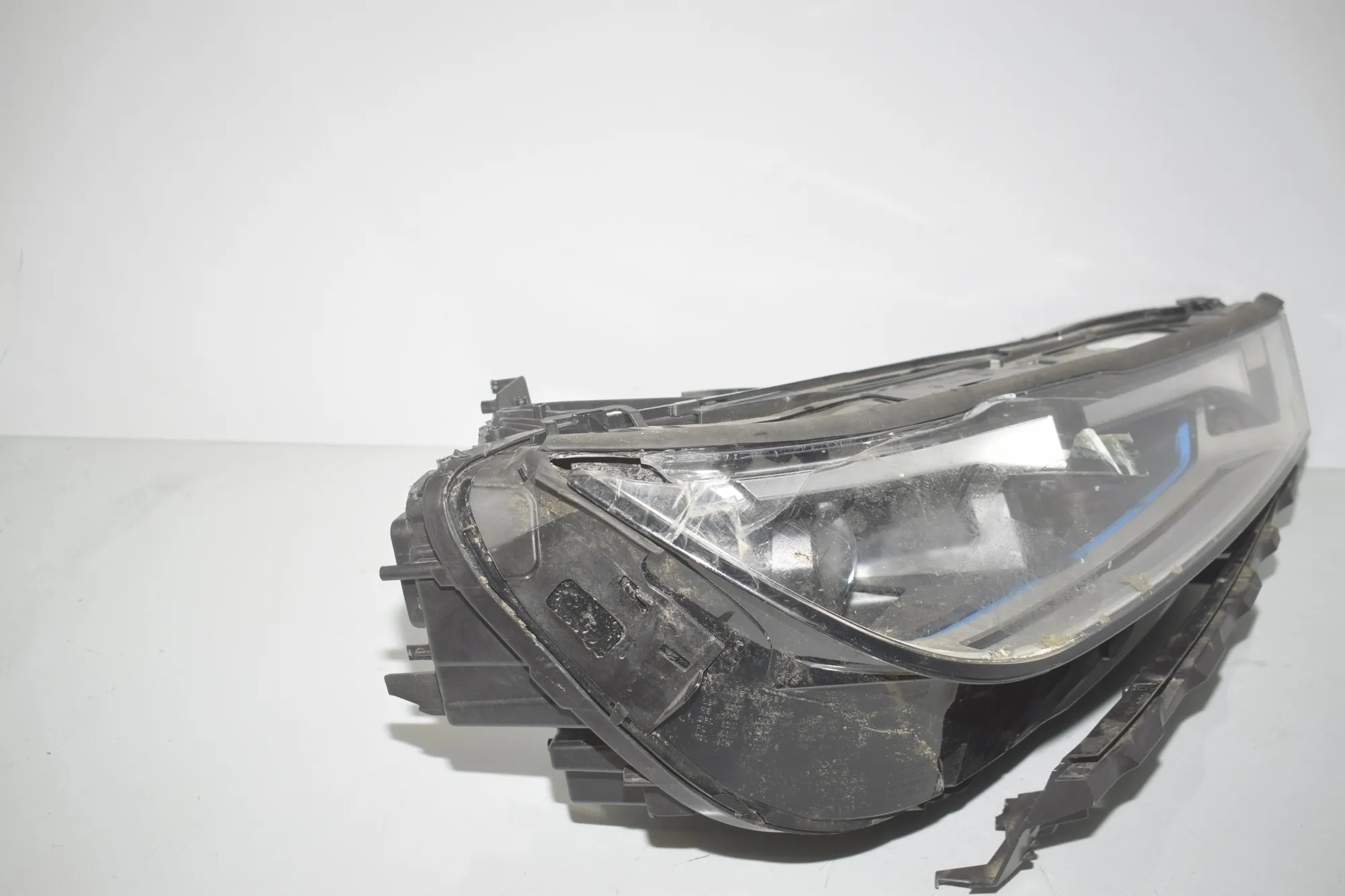 Front Right Headlight – OEM 5A3CEA2 · BMW iX (I20) BMW iX (I20) xDrive 40 2022 – 3