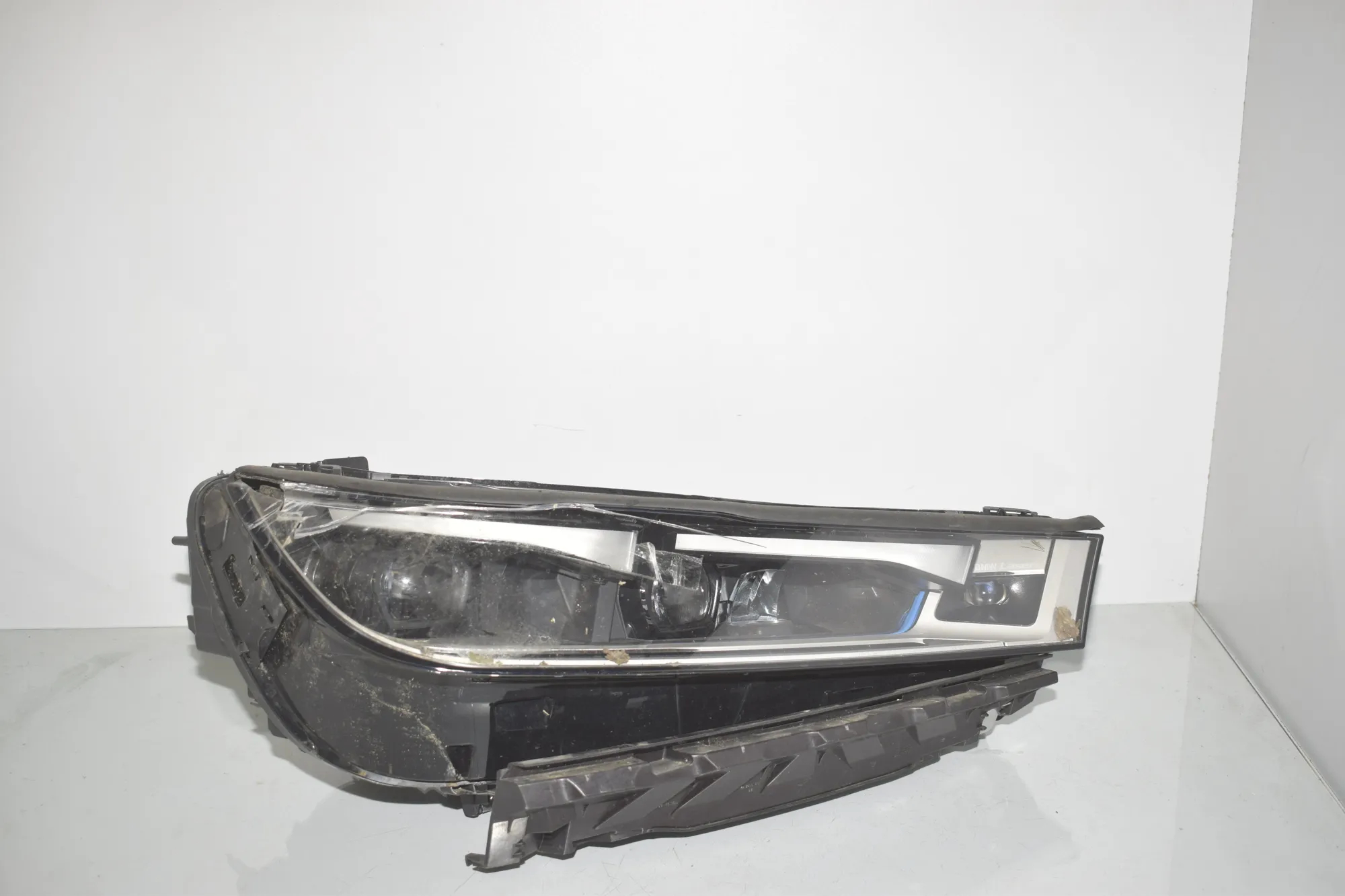 Front Right Headlight – OEM 5A3CEA2 · BMW iX (I20) BMW iX (I20) xDrive 40 2022