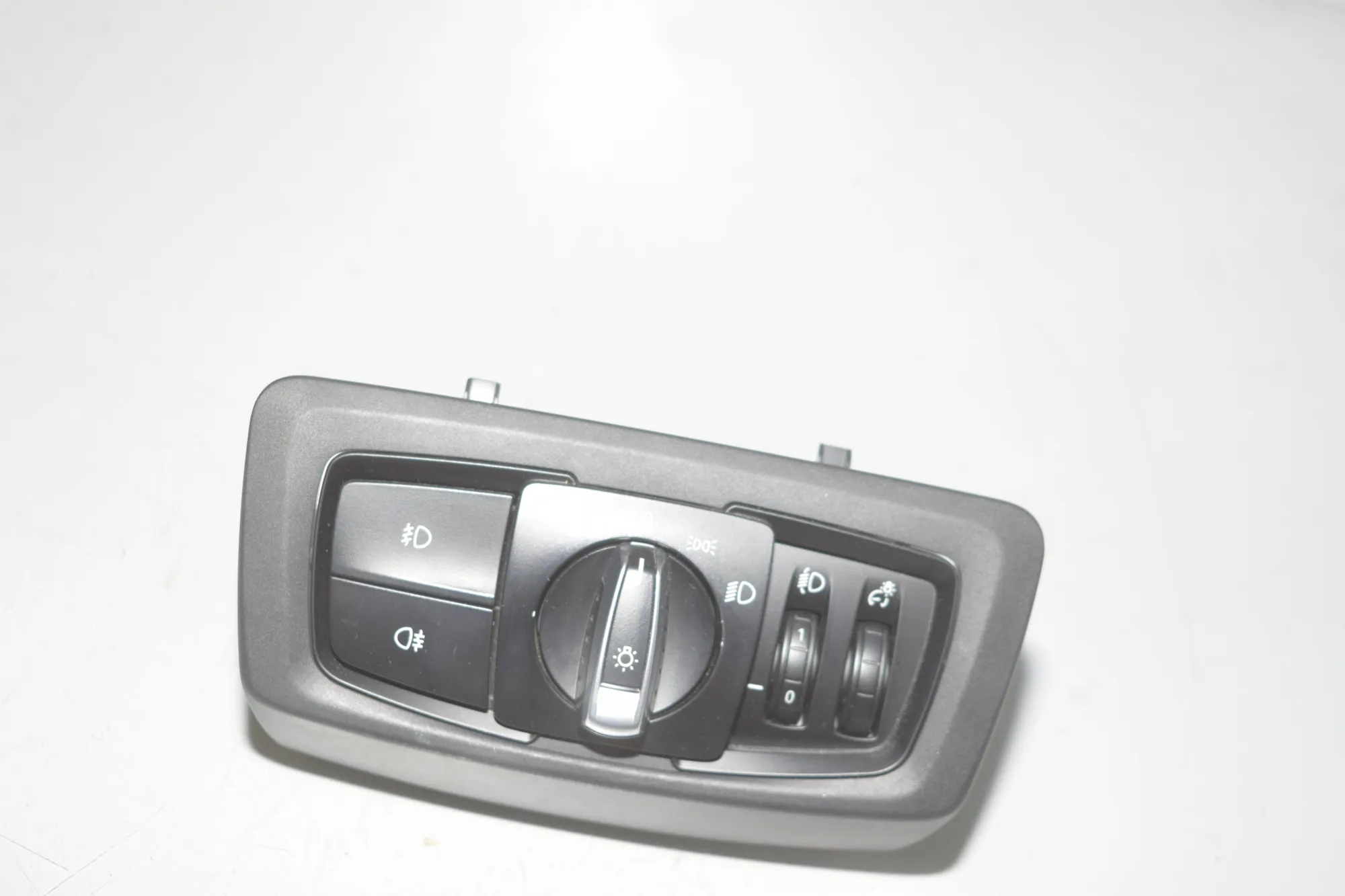 Headlight Switch Control Unit – OEM 9311729 · BMW 2 Active Tourer (F45) 216 d 2014 – 2