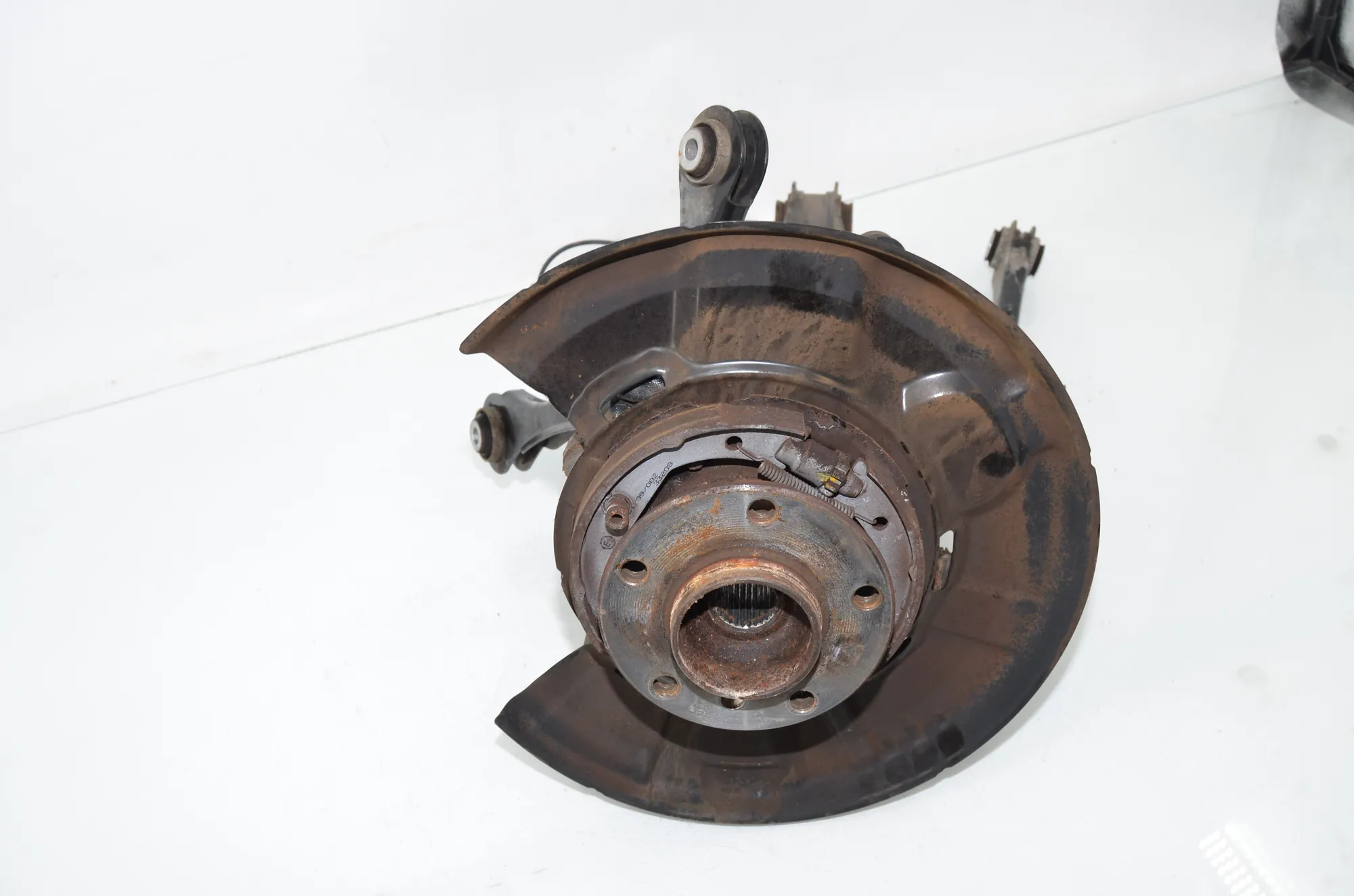 Rear Left Wheel Hub Spindle – OEM 6792523 · BMW 3 Touring (F31) 320 d 2012 – 2