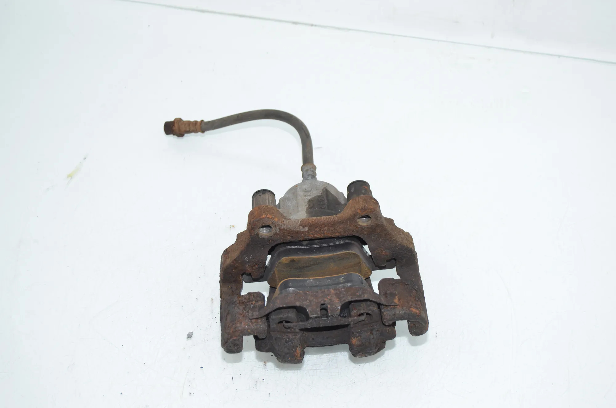 Rear Left Brake Caliper – OEM 6850857 · BMW 3 Touring (F31) 320 d 2012 – 4