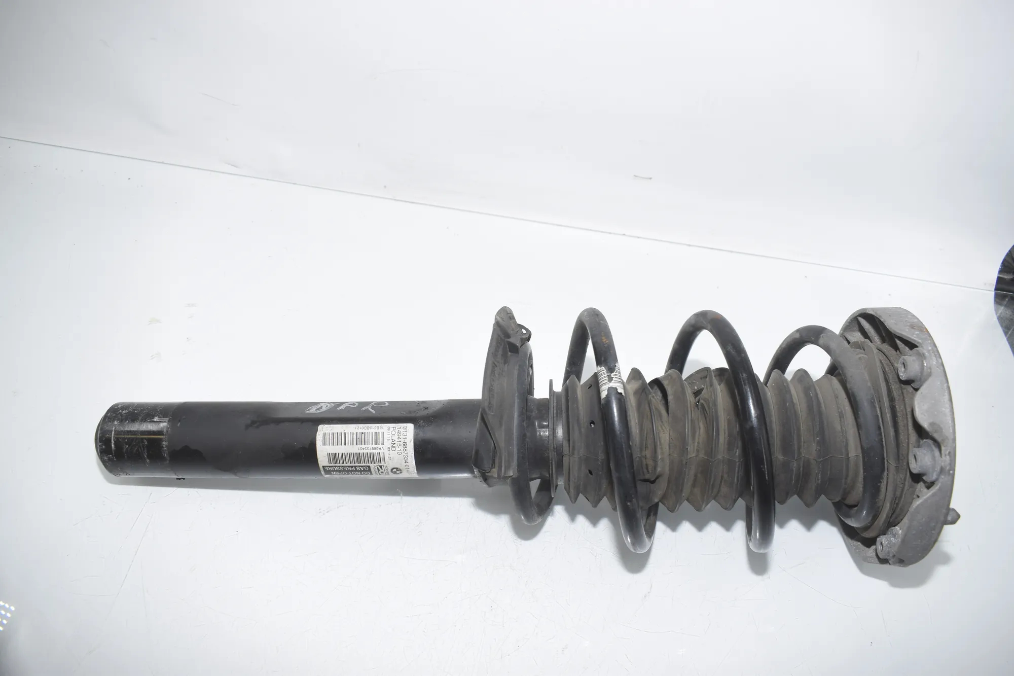 Front Right Shock Absorber – OEM 6887334 · BMW 2 Gran Tourer (F46) 220 d xDrive 2018 – 2