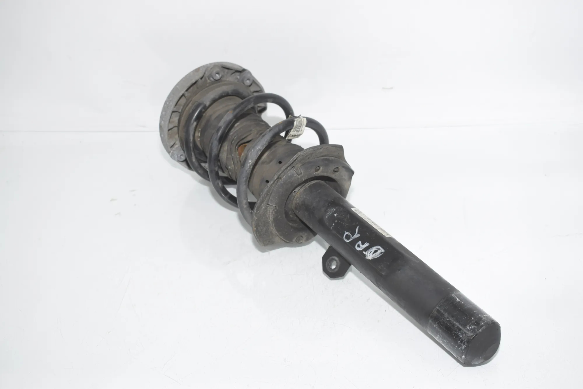 Front Right Shock Absorber – OEM 6887334 · BMW 2 Gran Tourer (F46) 220 d xDrive 2018 – 3