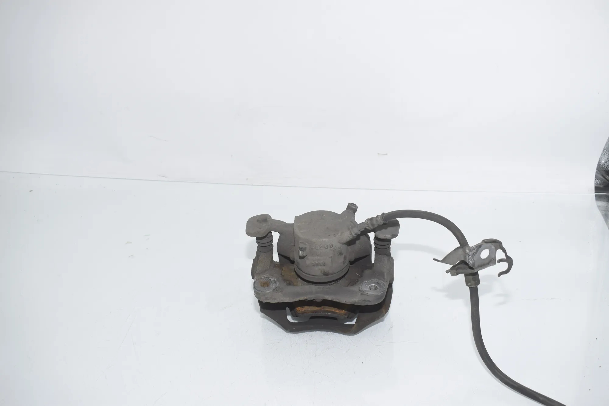 Front Right Brake Caliper – OEM 6860268 · BMW 2 Gran Tourer (F46) 220 d xDrive 2018 – 3