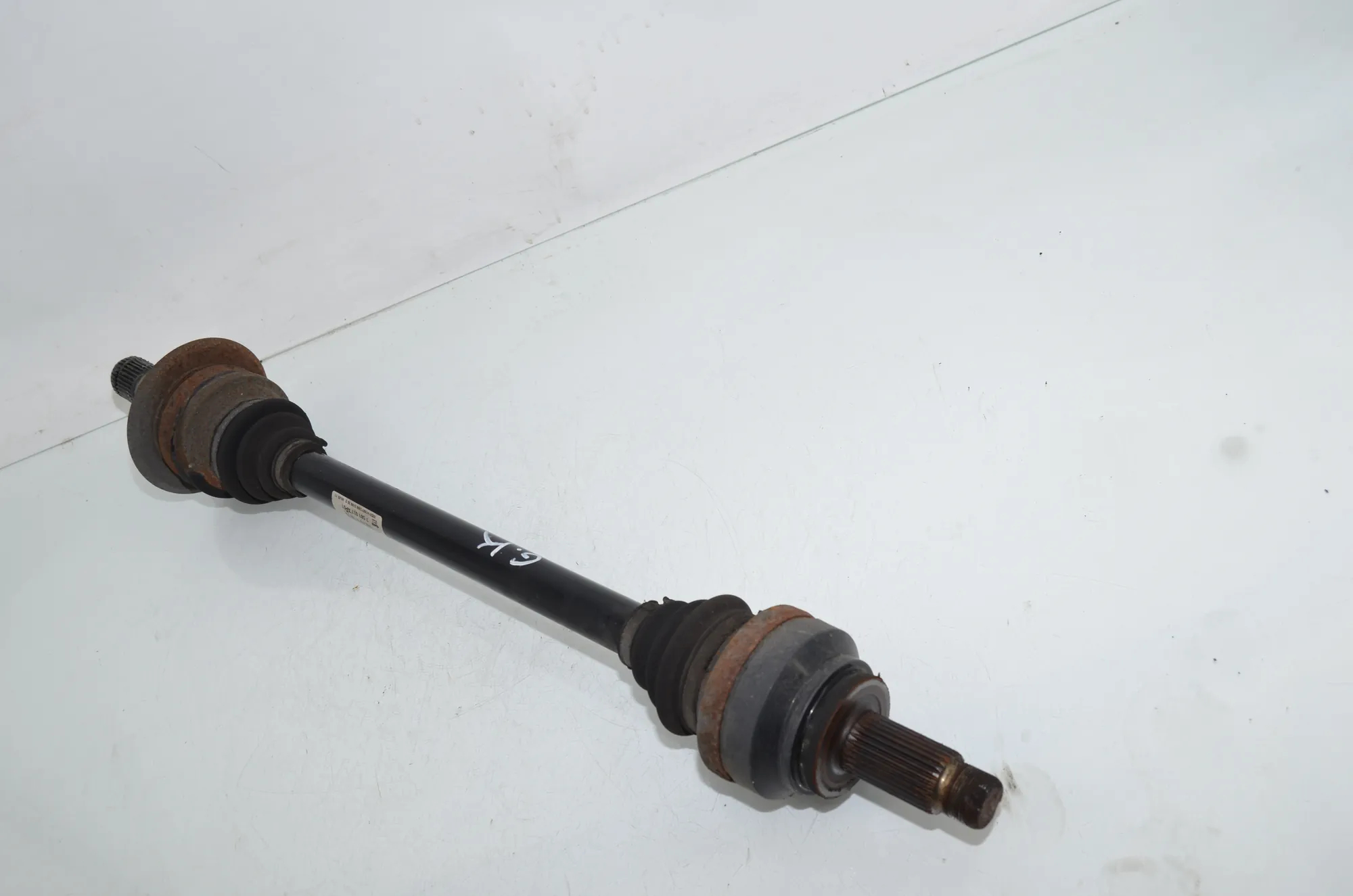 Rear Left Driveshaft – OEM 7581017 · BMW 5 Touring (F11) 530 d xDrive 2011 – 3