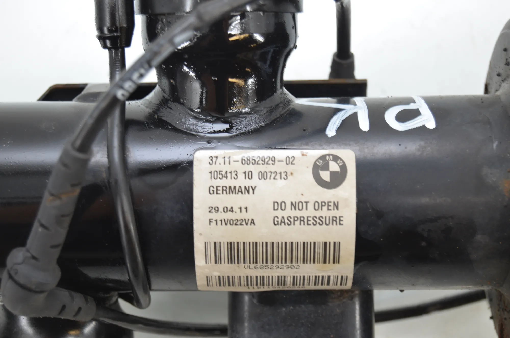 Front Left Shock Absorber – OEM 6852929 · BMW 5 Touring (F11) 530 d xDrive 2011 – 4