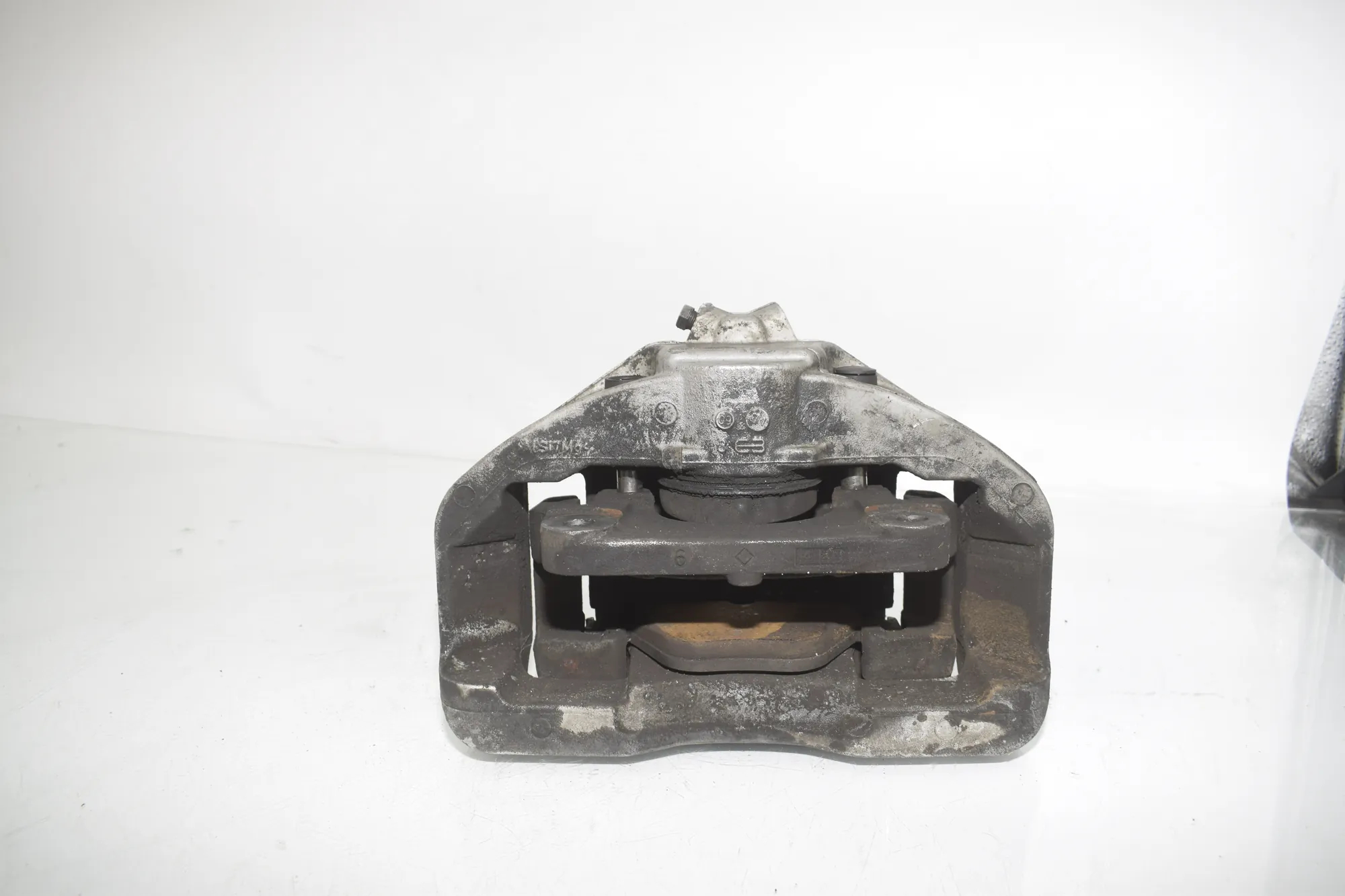 Front Right Brake Caliper – OEM 6786818 · BMW 5 Touring (F11) 530 d xDrive 2011 – 4