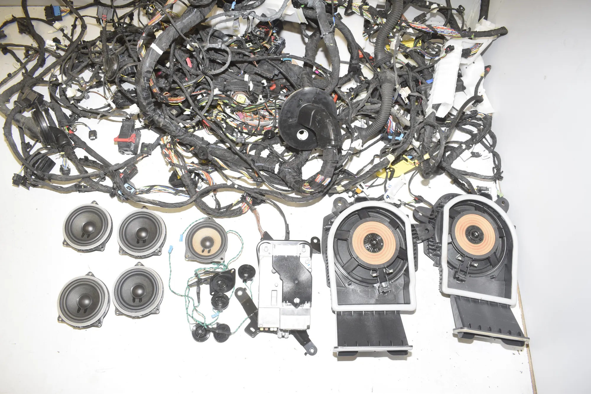 Sound Audio System Set – OEM 5A052F7 · BMW X1 (U11) (2022 - -) BMW X1 (U11) 2024 – 5
