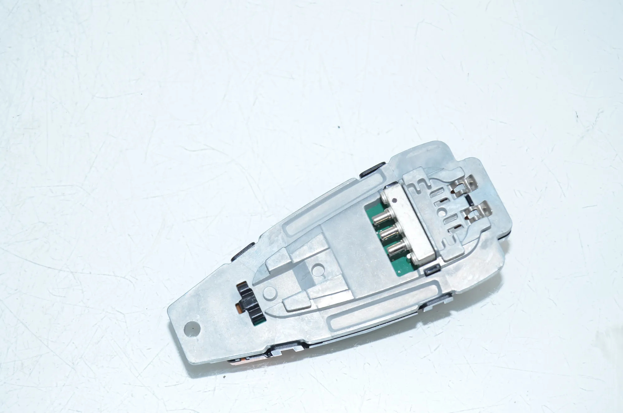 Antenna – OEM 9825130 · BMW X1 (U11) (2022 - -) BMW X1 (U11) 2024 – 3