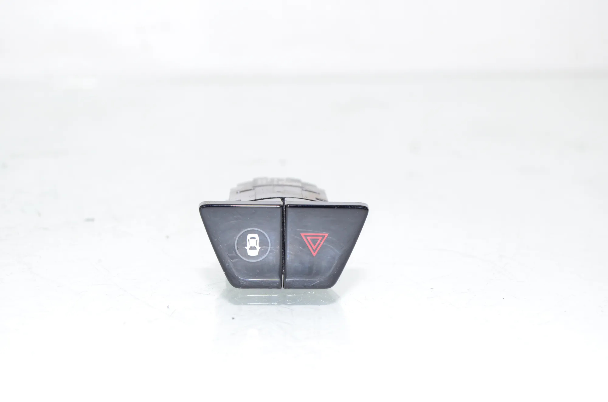 Hazard Button – OEM 6993047 · BMW 5 Touring (G31) (2017 - -) 520 d 2019