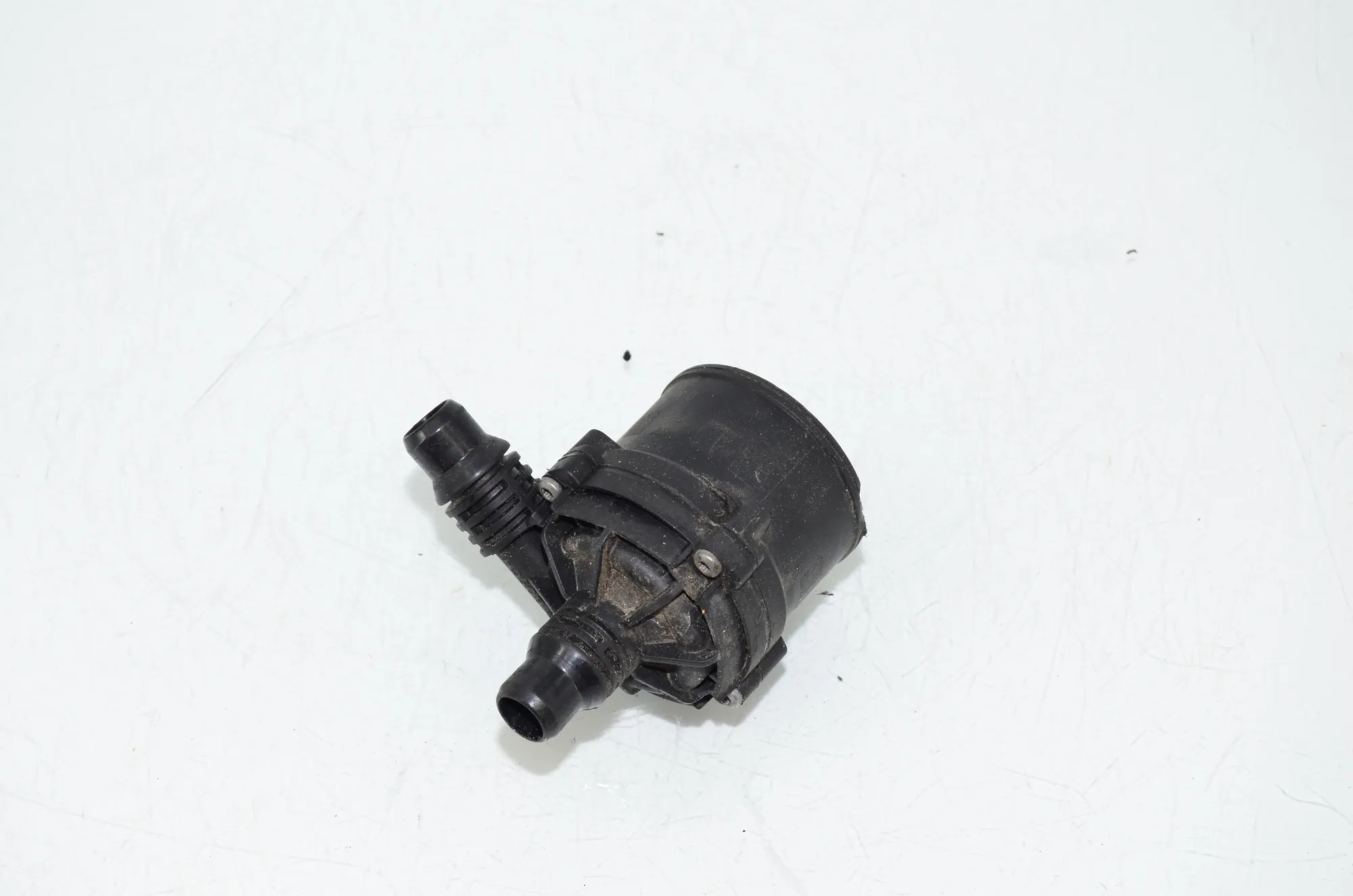 Auxiliary Water Pump – OEM 6834923 · BMW 5 Touring (G31) (2017 - -) 520 d 2019 – 2